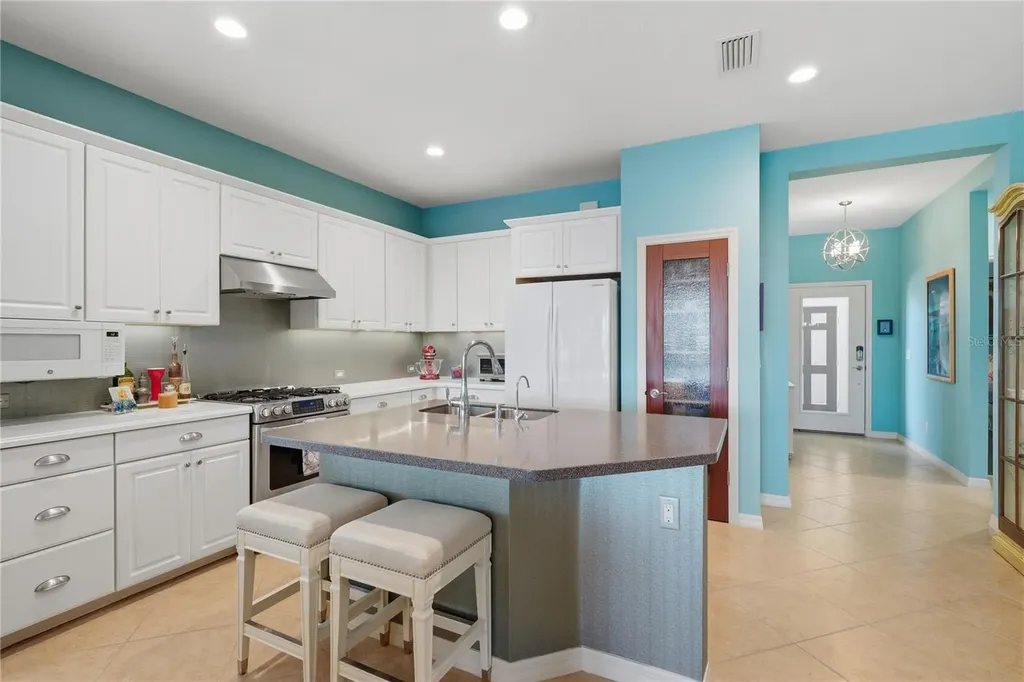 1932 Orange Lake Cove Bradenton FL 34211