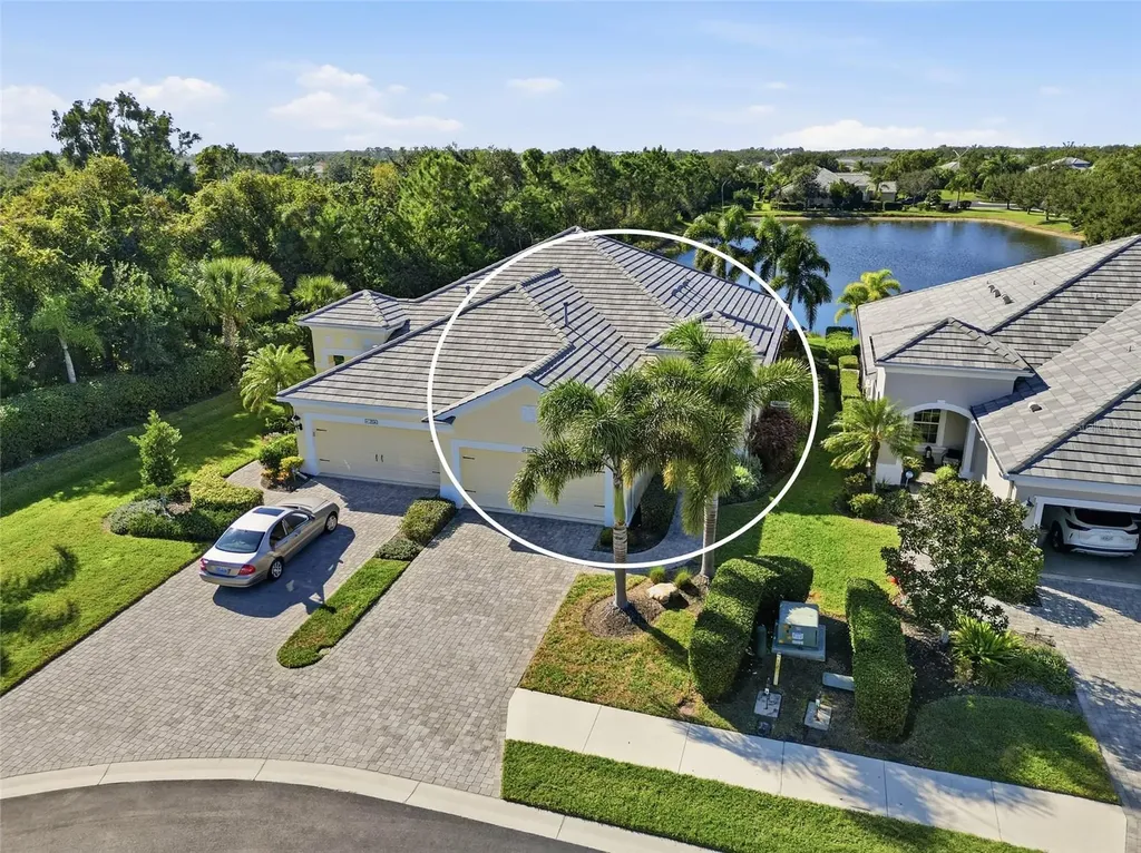 1932 Orange Lake Cove Bradenton FL 34211