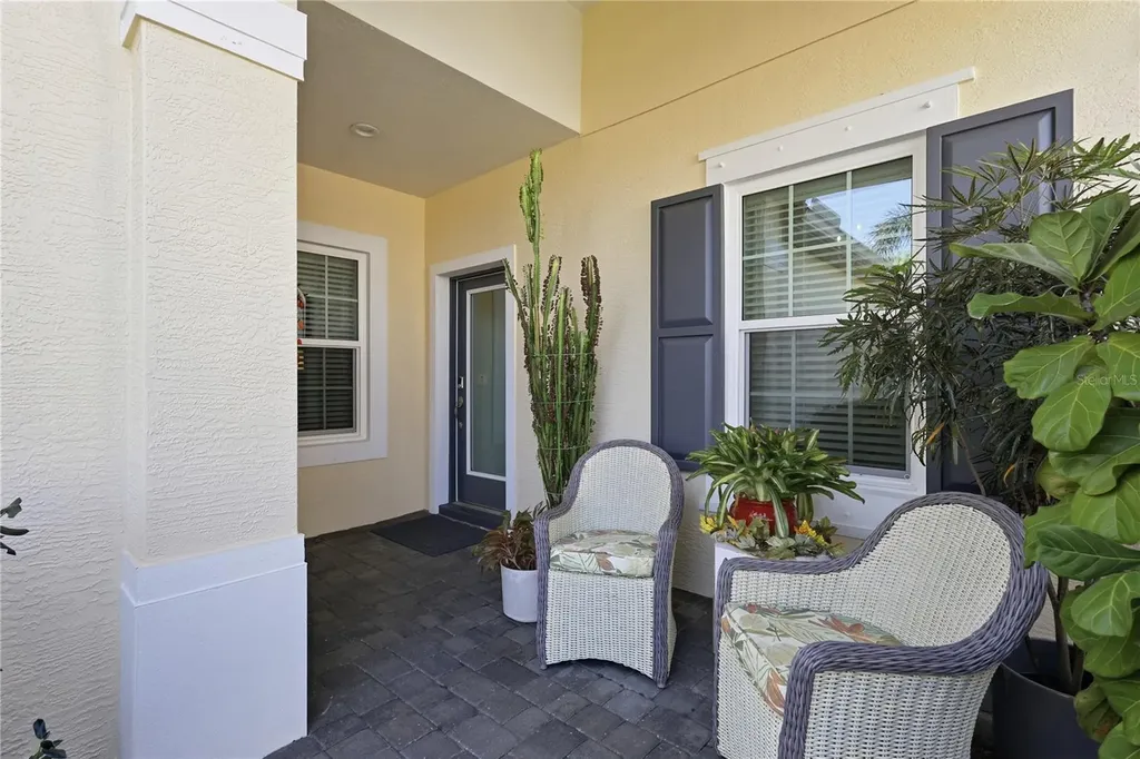 1932 Orange Lake Cove Bradenton FL 34211