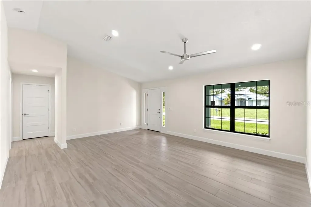 9171 Prospect Avenue Englewood FL 34224