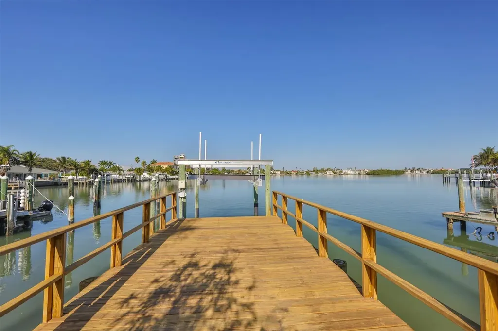 410 Harbor Drive N Indian Rocks Beach FL 33785