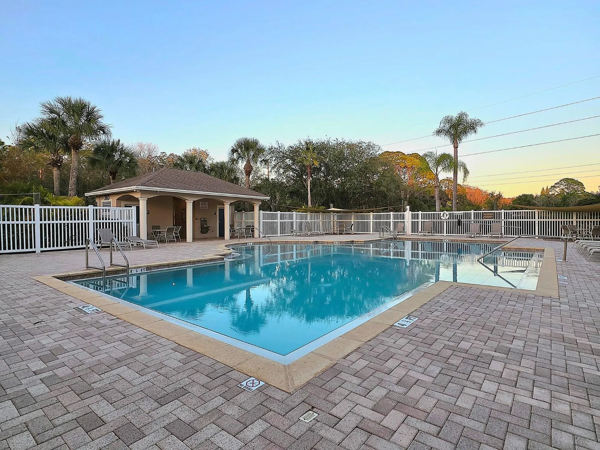 395 Wingate Circle Oldsmar FL 34677