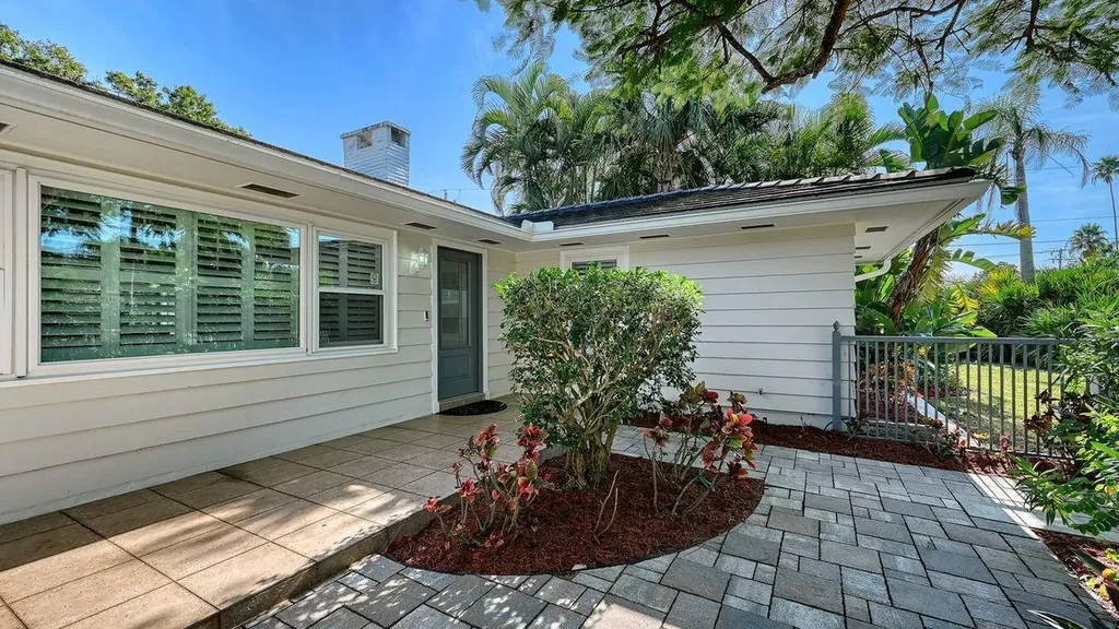 4810 Bay Shore Road Sarasota FL 34234