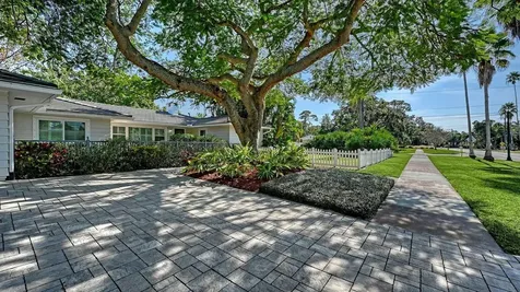 4810 Bay Shore Road Sarasota FL 34234