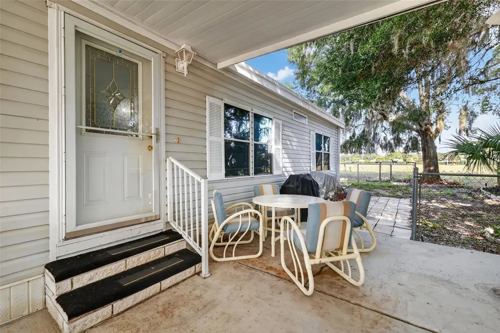 3224 Manatee Road Tavares FL 32778