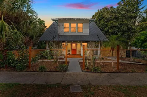 1038 Crescent Lake Drive N St Petersburg FL 33701