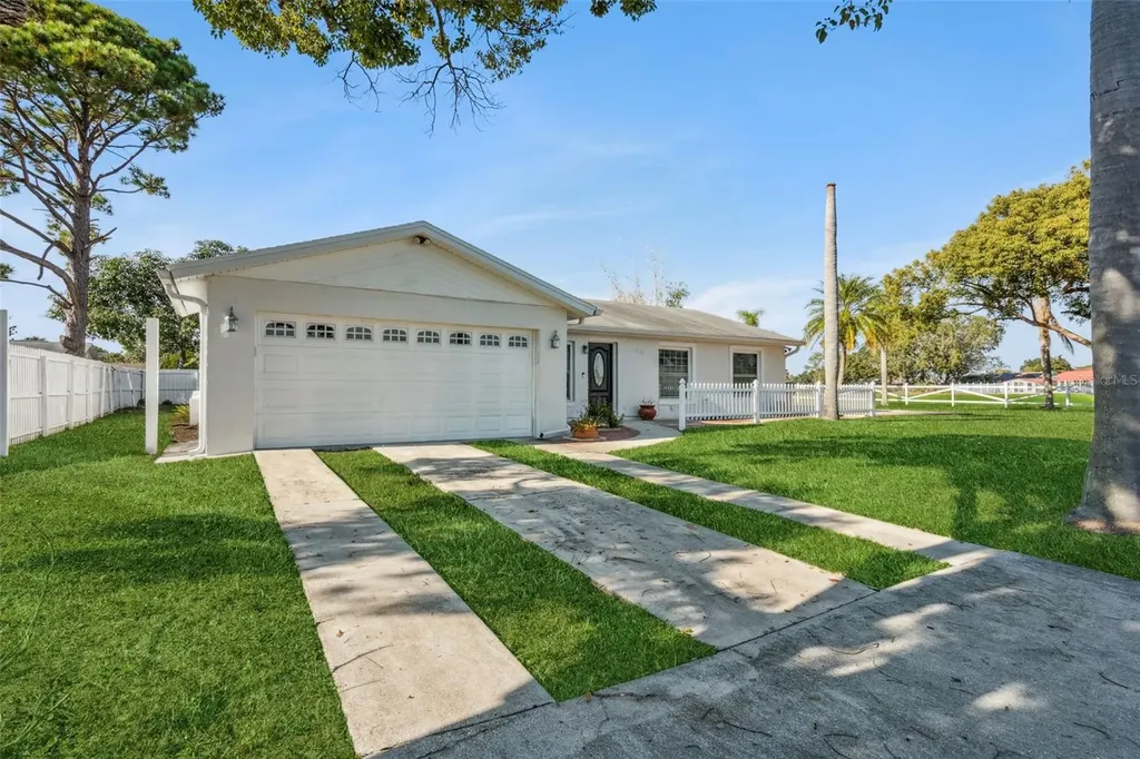 100 Juarez Drive Kissimmee FL 34743