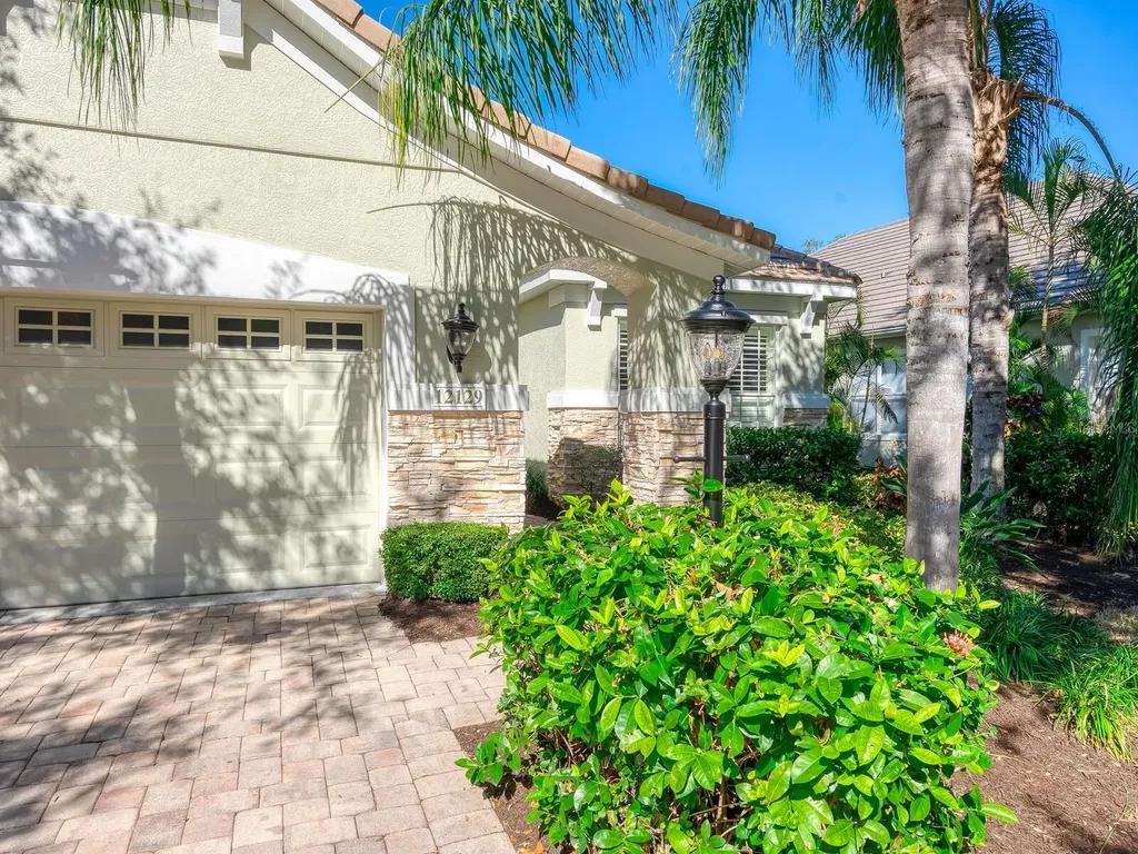 12129 Thornhill Court Lakewood Ranch FL 34202