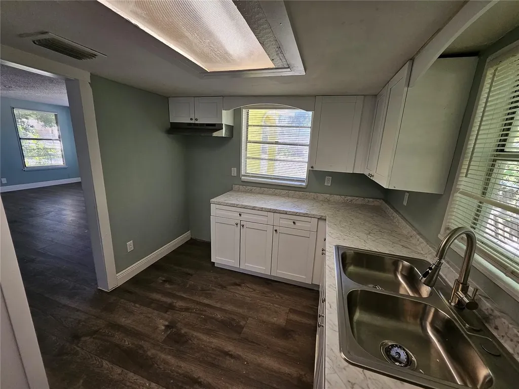 8305 N 13th Street Tampa FL 33604
