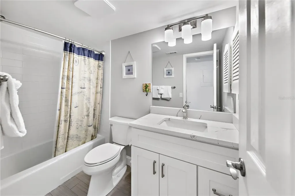 1900 Cove II Place Sarasota FL 34242