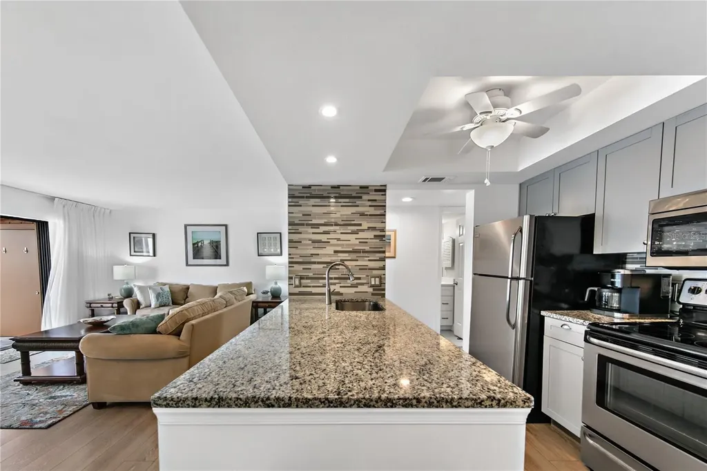 1900 Cove II Place Sarasota FL 34242