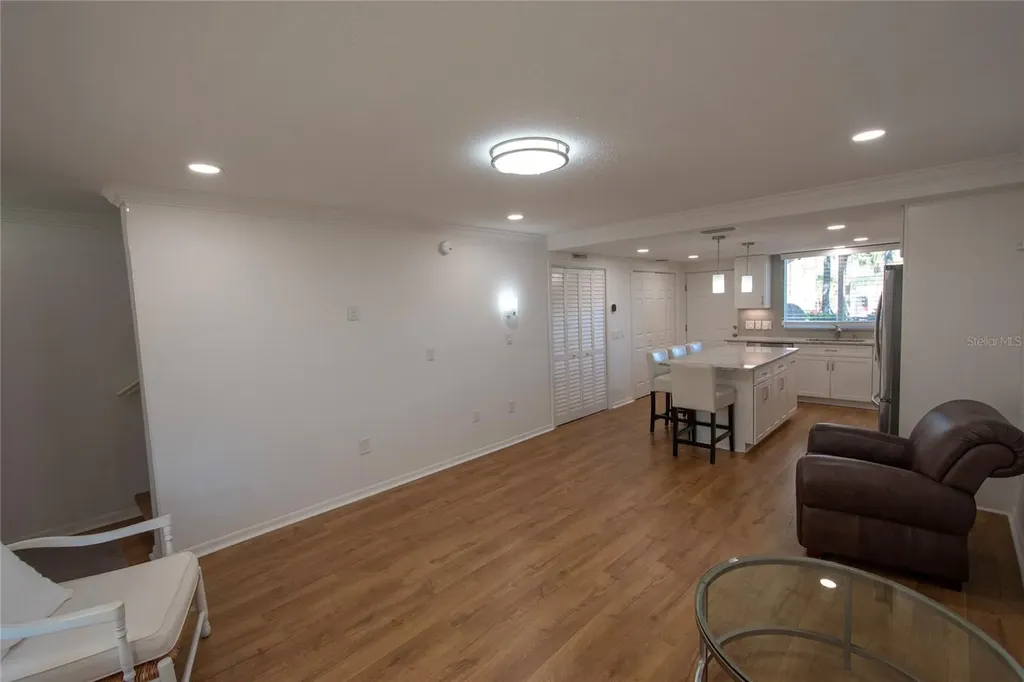 648 Cohen Way Sarasota FL 34236