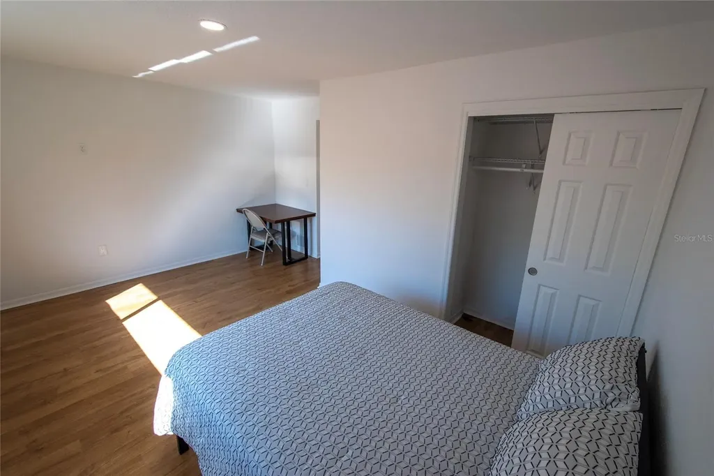 648 Cohen Way Sarasota FL 34236