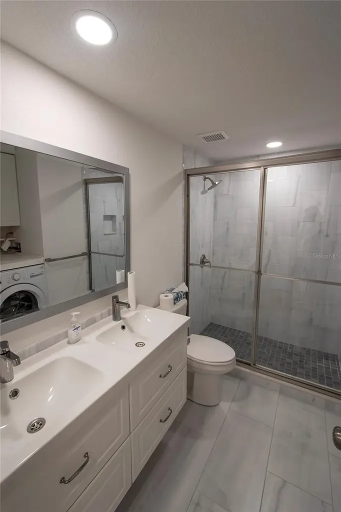 648 Cohen Way Sarasota FL 34236