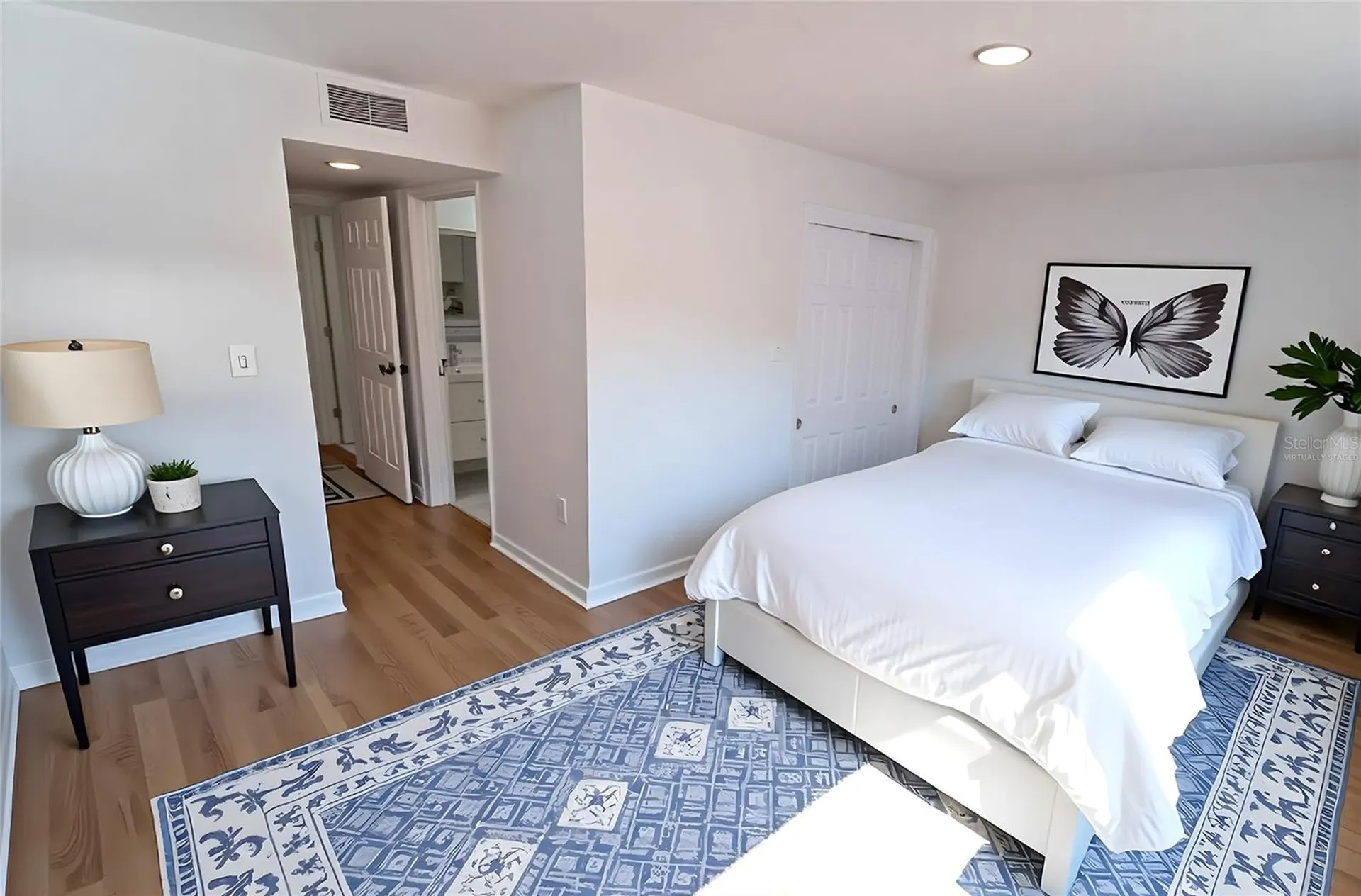 648 Cohen Way Sarasota FL 34236
