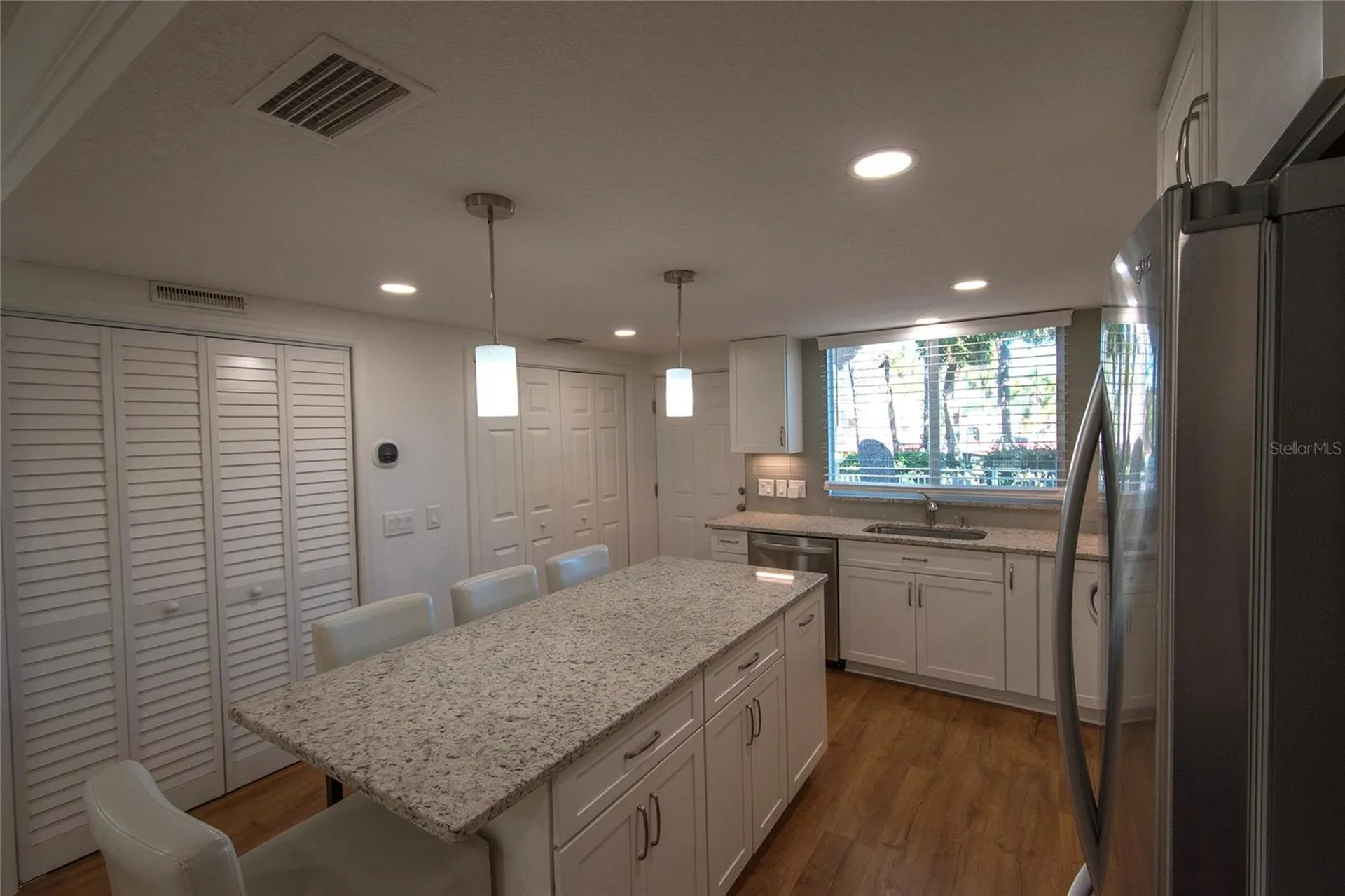 648 Cohen Way Sarasota FL 34236