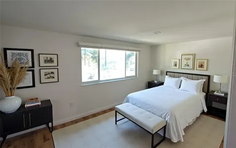 648 Cohen Way Sarasota FL 34236