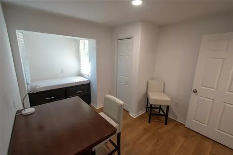 648 Cohen Way Sarasota FL 34236