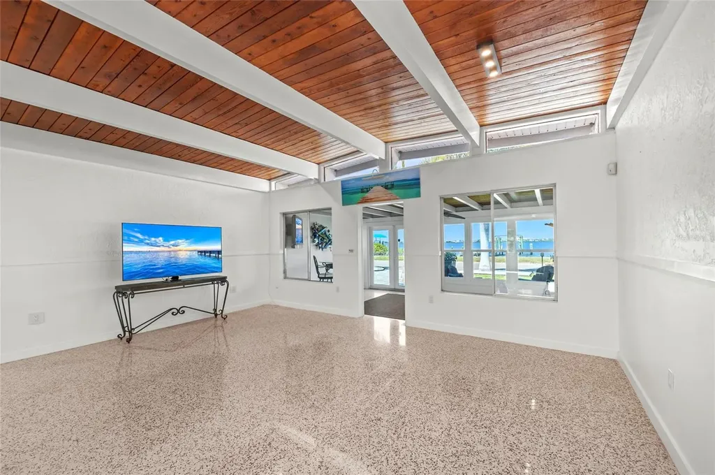 2014 Riverside Drive E Bradenton FL 34208