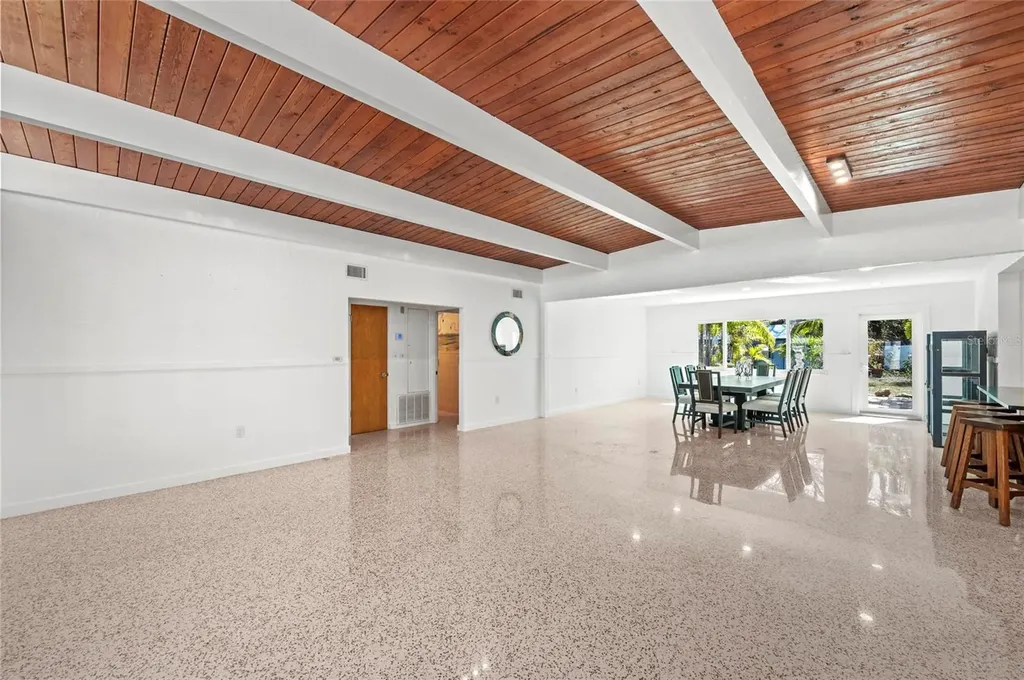 2014 Riverside Drive E Bradenton FL 34208