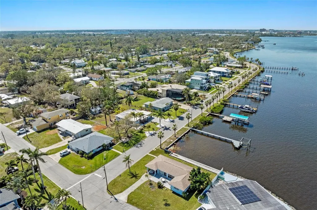 2014 Riverside Drive E Bradenton FL 34208