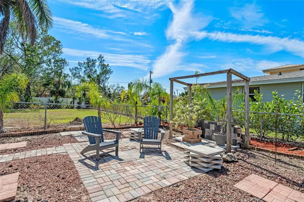2014 Riverside Drive E Bradenton FL 34208