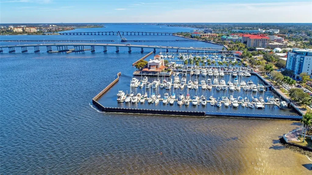 2014 Riverside Drive E Bradenton FL 34208