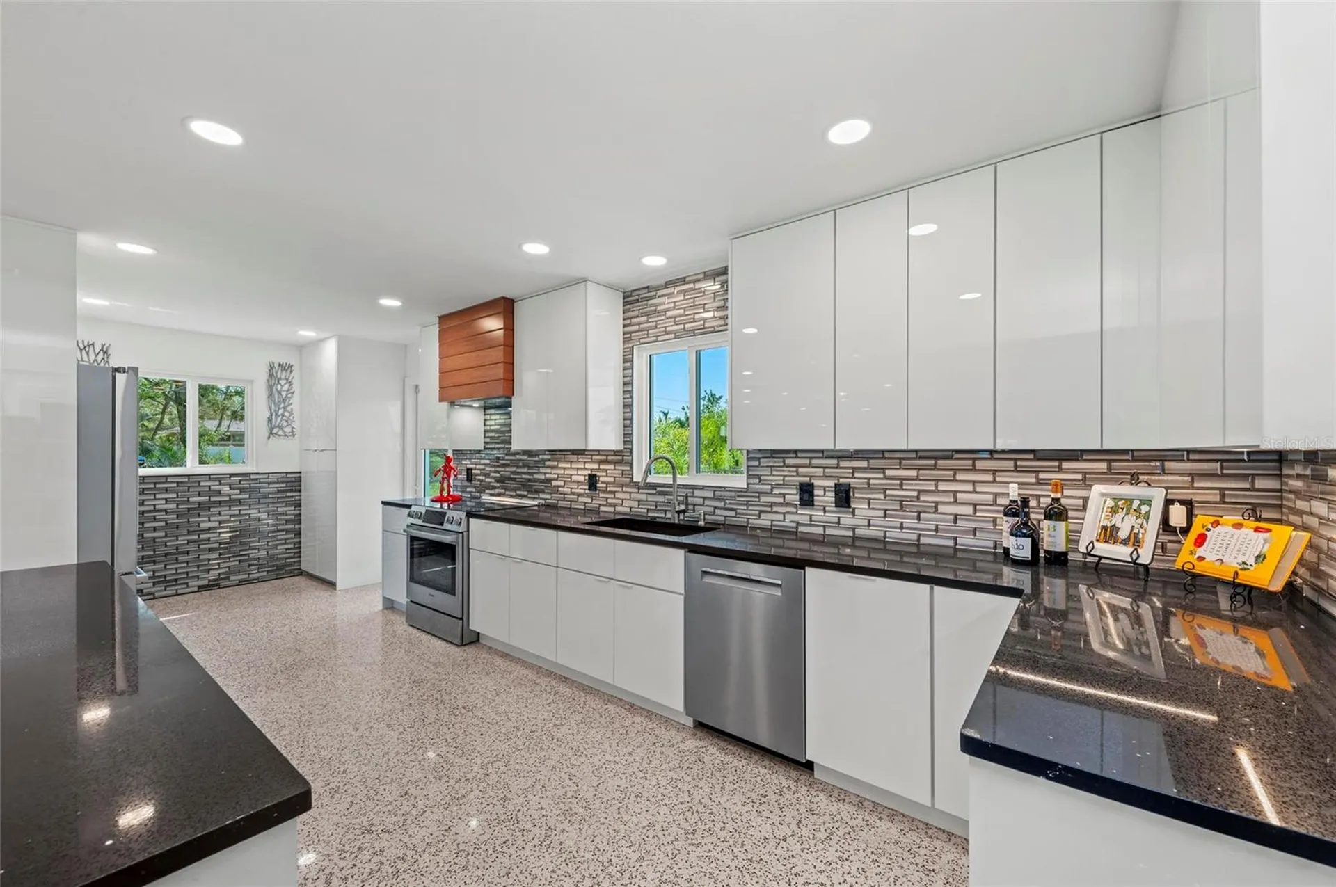 2014 Riverside Drive E Bradenton FL 34208