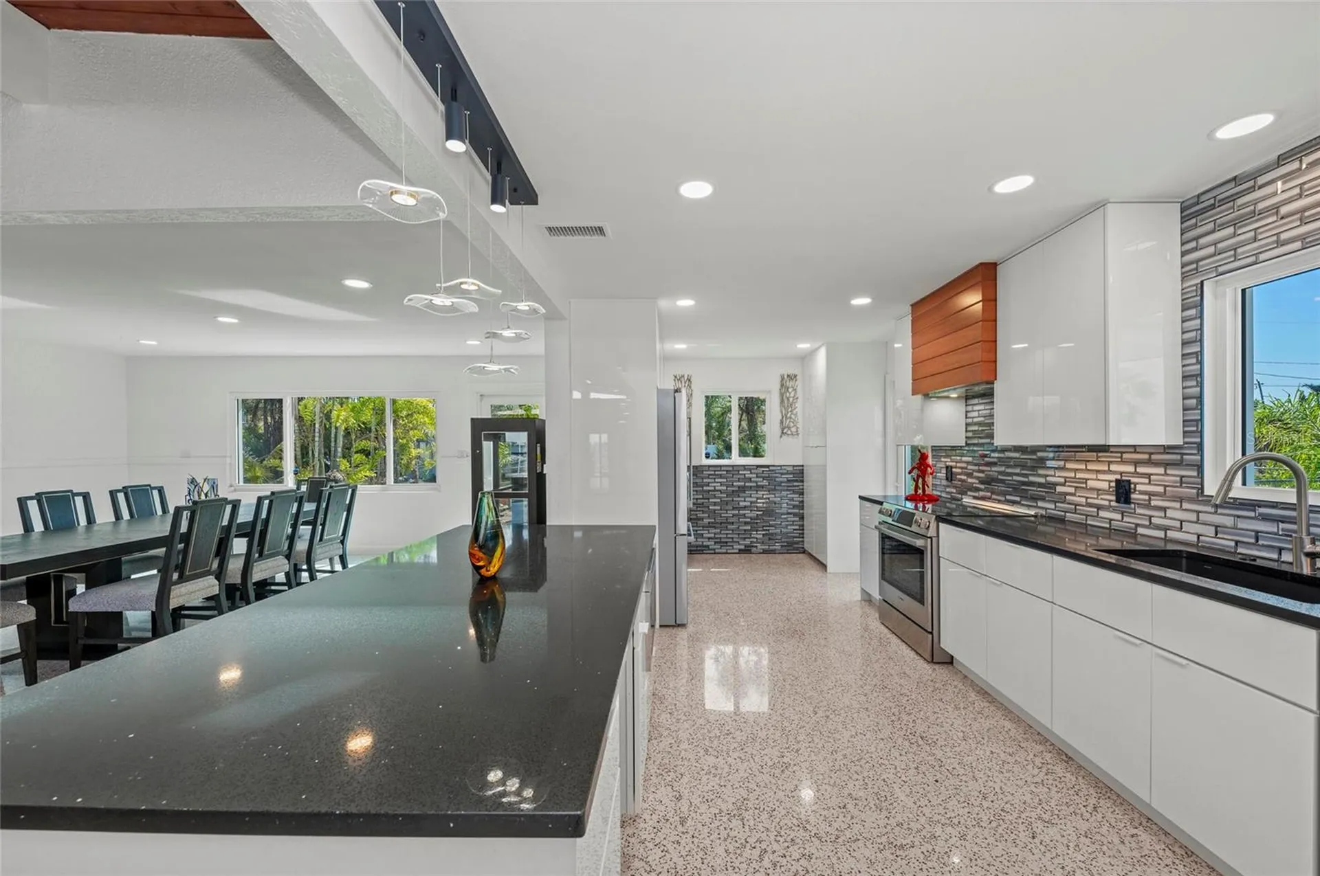 2014 Riverside Drive E Bradenton FL 34208