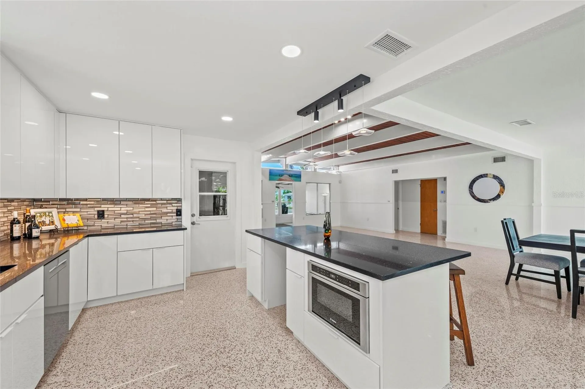 2014 Riverside Drive E Bradenton FL 34208