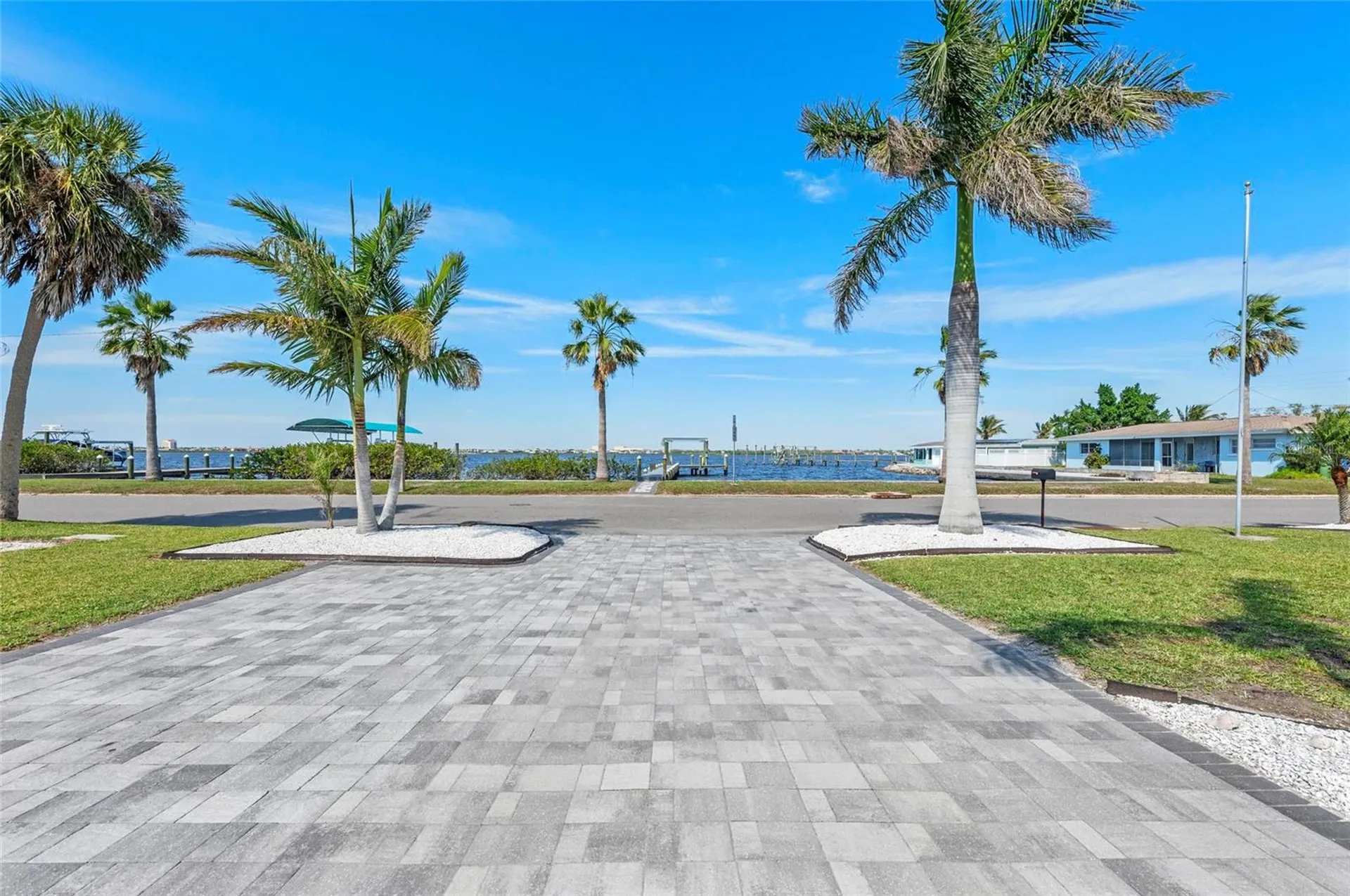 2014 Riverside Drive E Bradenton FL 34208