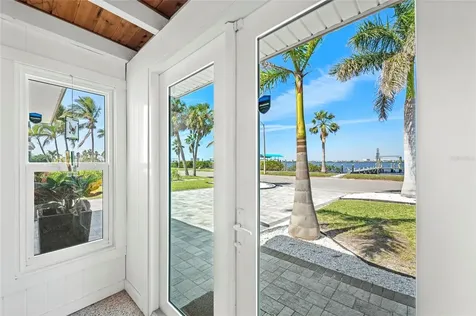 2014 Riverside Drive E Bradenton FL 34208