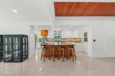 2014 Riverside Drive E Bradenton FL 34208