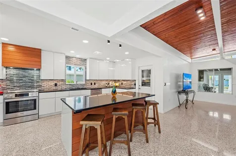2014 Riverside Drive E Bradenton FL 34208