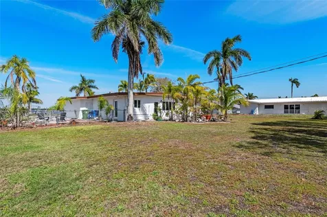 2014 Riverside Drive E Bradenton FL 34208