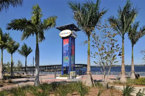 2014 Riverside Drive E Bradenton FL 34208