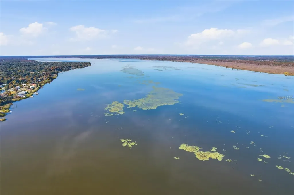 843 Cr 484 Lake Panasoffkee FL 33538