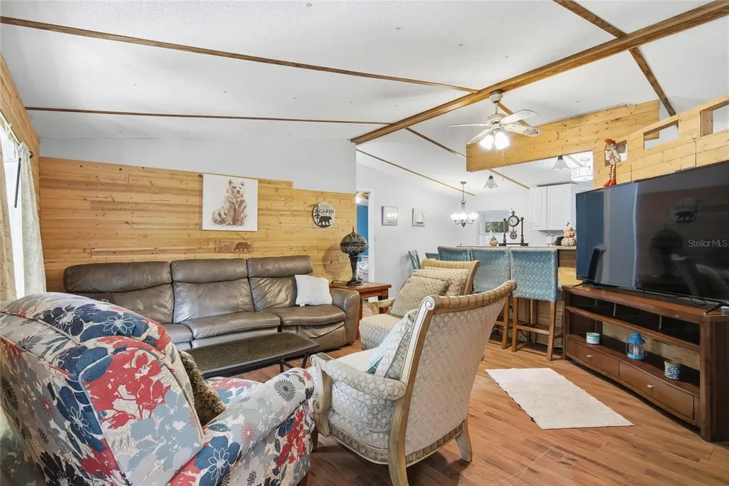 843 Cr 484 Lake Panasoffkee FL 33538
