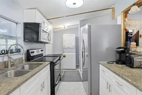 843 Cr 484 Lake Panasoffkee FL 33538