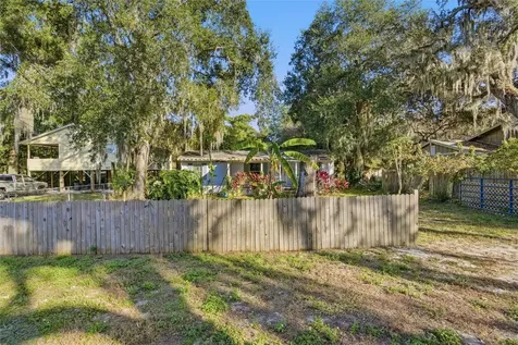 843 Cr 484 Lake Panasoffkee FL 33538