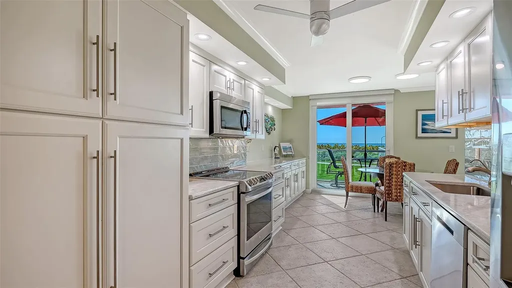 2425 Gulf Of Mexico Drive Longboat Key FL 34228