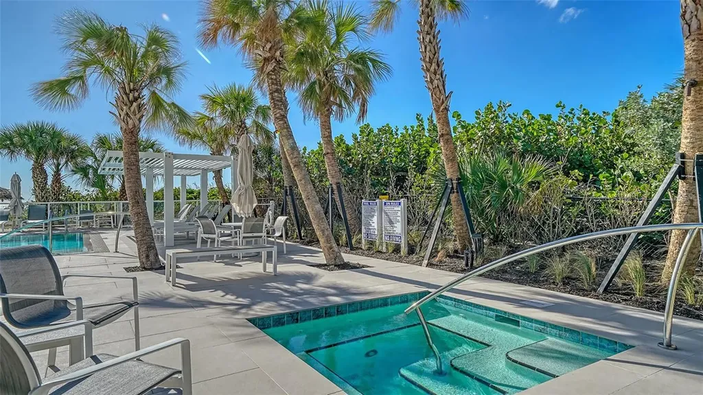 2425 Gulf Of Mexico Drive Longboat Key FL 34228