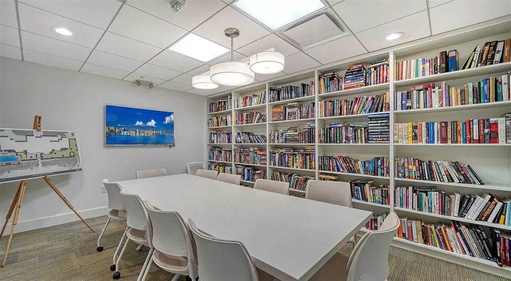 2425 Gulf Of Mexico Drive Longboat Key FL 34228