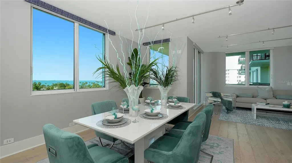 800 N Tamiami Trail Sarasota FL 34236