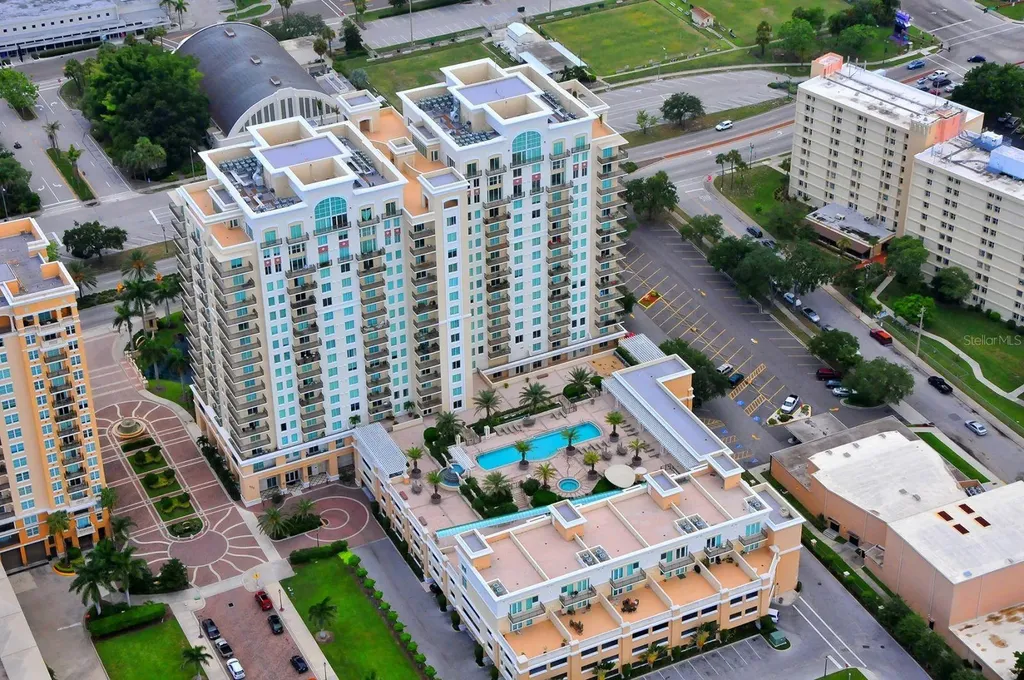 800 N Tamiami Trail Sarasota FL 34236