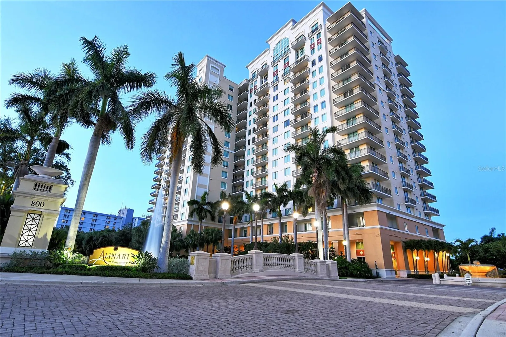 800 N Tamiami Trail Sarasota FL 34236