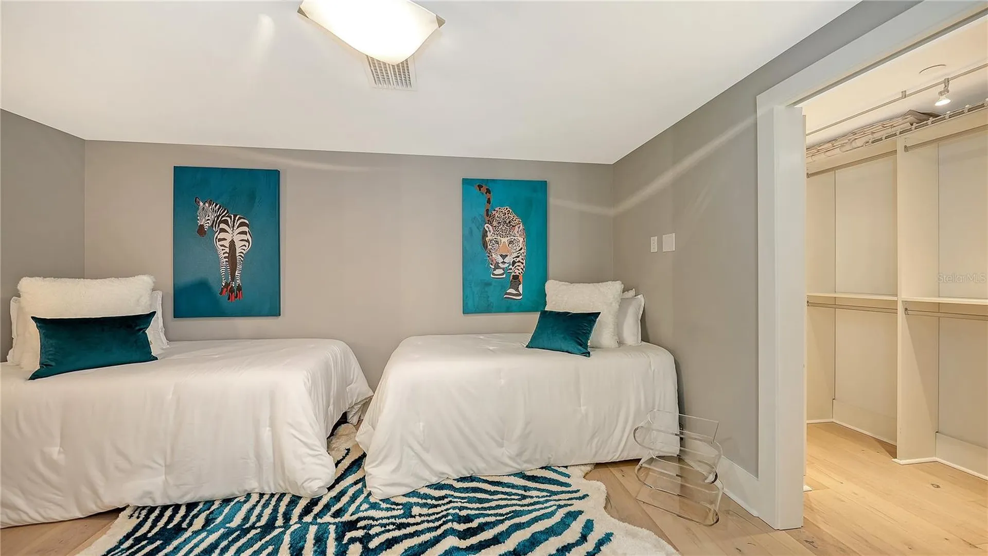 800 N Tamiami Trail Sarasota FL 34236