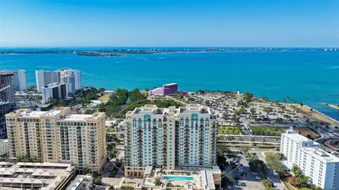 800 N Tamiami Trail Sarasota FL 34236