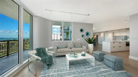 800 N Tamiami Trail Sarasota FL 34236