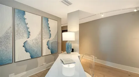 800 N Tamiami Trail Sarasota FL 34236